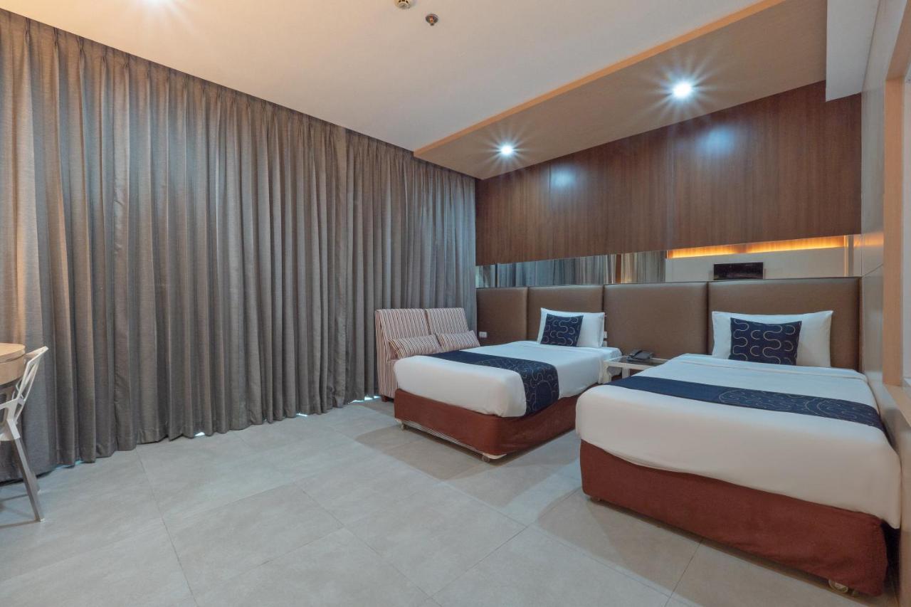 Capital O 1088 Golden Dragon Beach Resort バーンラムン エクステリア 写真
